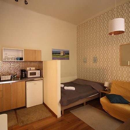 Home Apartment Near Blaha Lujza Square Budapest Ngoại thất bức ảnh